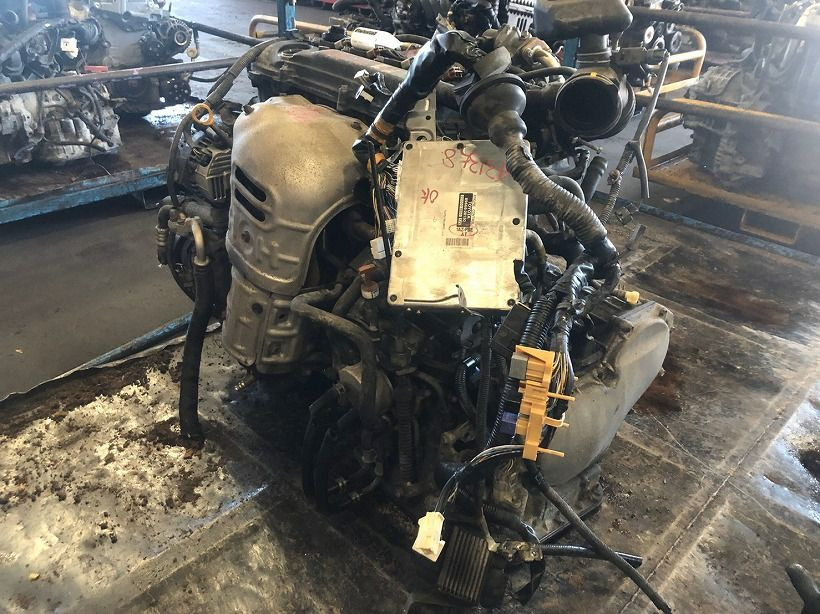 1AZ-FSE NOAH AZR60 2004